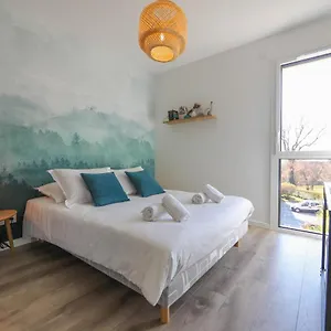 https://les-choucas-appartement-duplex-lumineux-avec-parking.hotels-rhonealpes.com